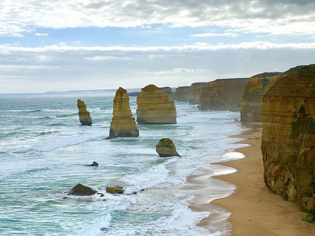 Mysterious Loch Ard Gorge & 12 Apostles!