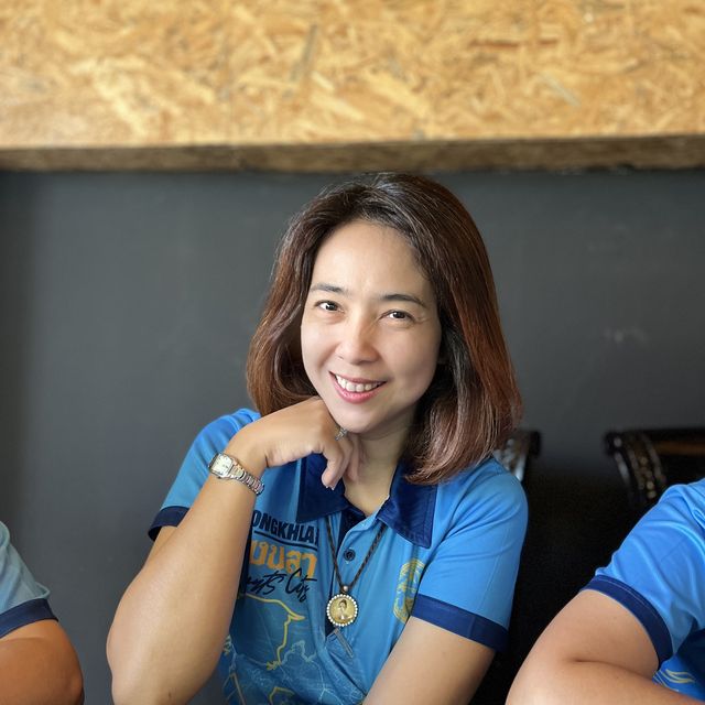 ground up cafe เที่ยงนั่งได้ เย็นๆมาสวยอีกแบบ