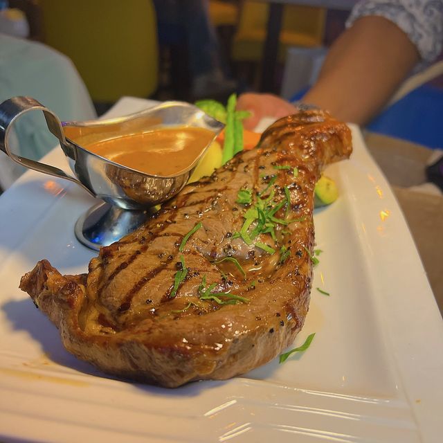 《食在東涌海堤灣畔 💓優閒渡假風OUZO BAR 》