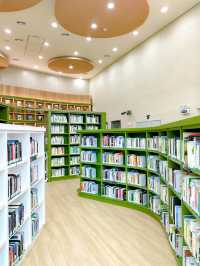 개관한지 1달도 안된 신상 도서관📚