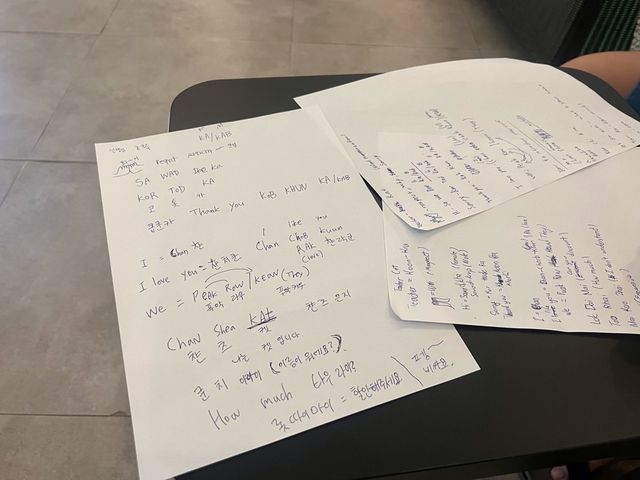 아쿠아보드, 요가, 아쿠아핏 등 다양한 액티비티와 아름다운 끌롱무앙비치가 있는 두짓타니 끄라비 비치 리조트