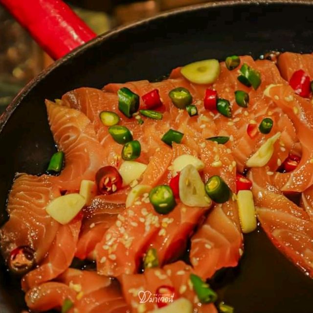 อากาศดี ๆ แบบนี้ต้องชวนครอบครัวมา Dinner ปูยักษ์