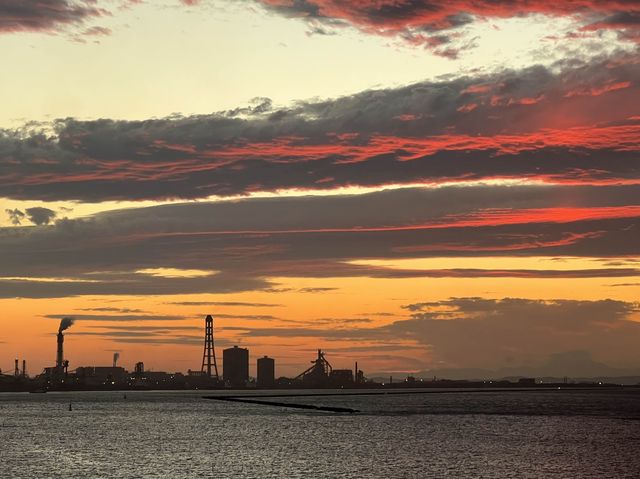 木更津港の夕日は壮大