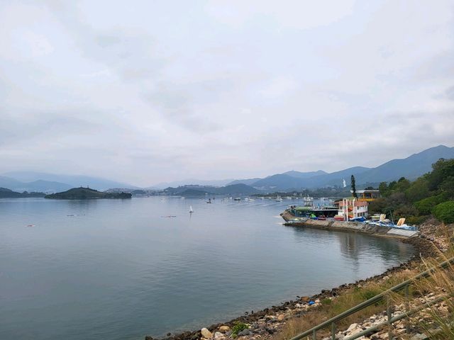 慢步船灣淡水湖水壩