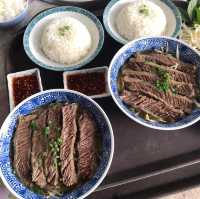 ก๋วยเตี๋ยวเนื้อเฮียจ่อย 🥩🍜✨