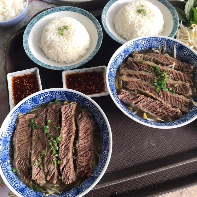 ก๋วยเตี๋ยวเนื้อเฮียจ่อย 🥩🍜✨