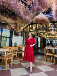 คาเฟ่กระท่อมสไตล์อังกฤษ ถ่ายรูปสวย สายคาเฟ่ต้องมา