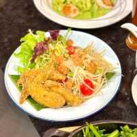 海港城老字號泰式Cafe｜Greyhound Café 