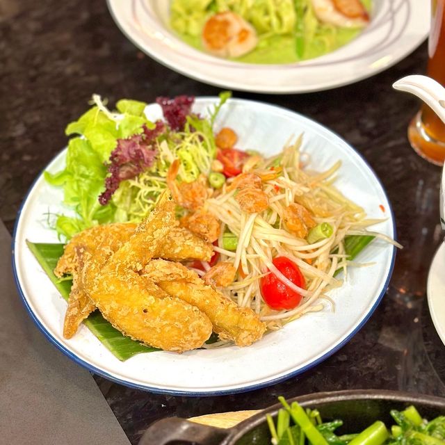 海港城老字號泰式Cafe｜Greyhound Café 