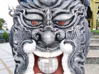 วัดร่องเสือเต้น วัดน้ำเงินแห่งเชียงราย 