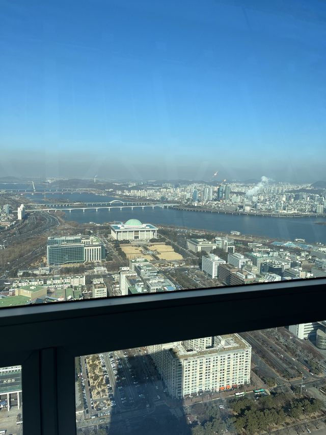 서울 여의도가 한 눈에 내려다보이는, 세상의 모든 아침 🥂