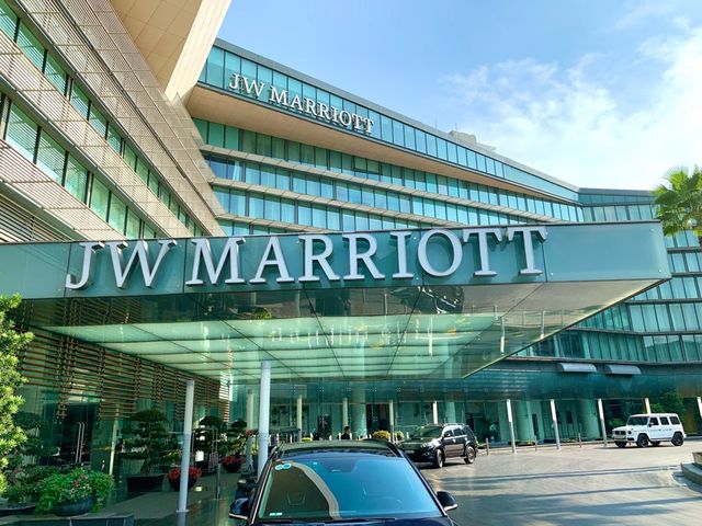 ベトナム　ベトナム観光　 JW マリオット ホテル ハノイのライトアップが素晴らしい！