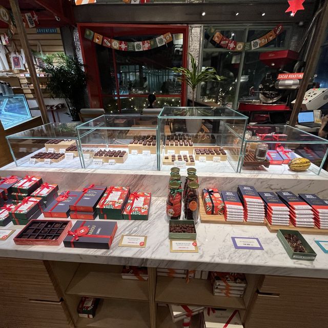 【ベトナム🇻🇳】ベトナム発祥の高級チョコレートカフェ🍫