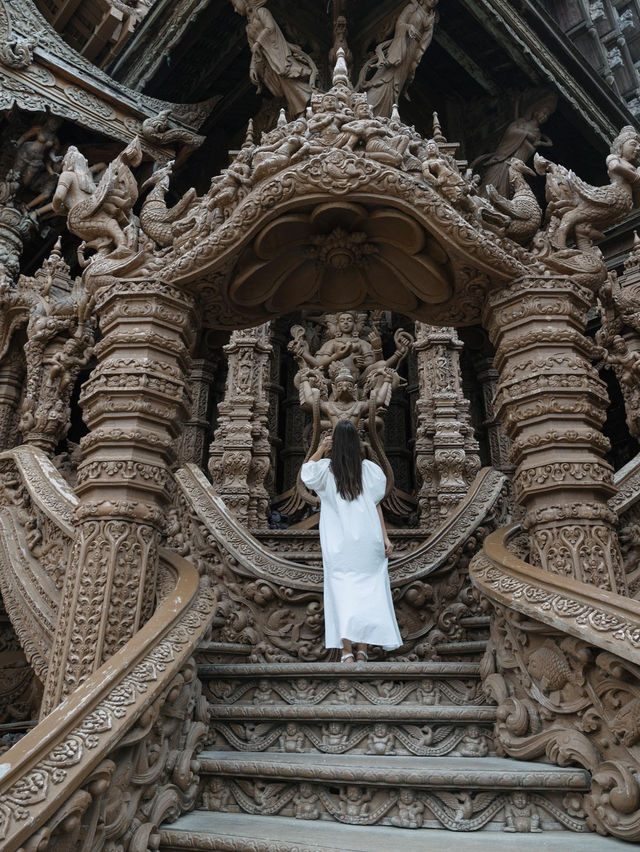 【タイ】パタヤの未完の寺院