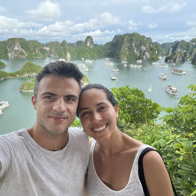 🚢⚓ Cruising through Majestic Halong Bay ⚓🚢