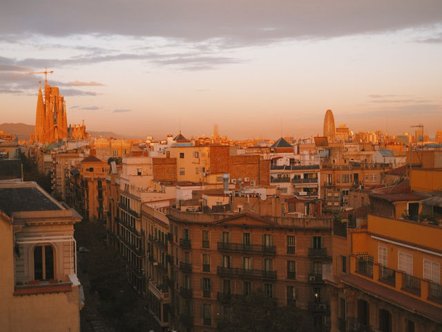 西班牙🇪🇸 巴塞羅拿日落必去地— 米拉之家