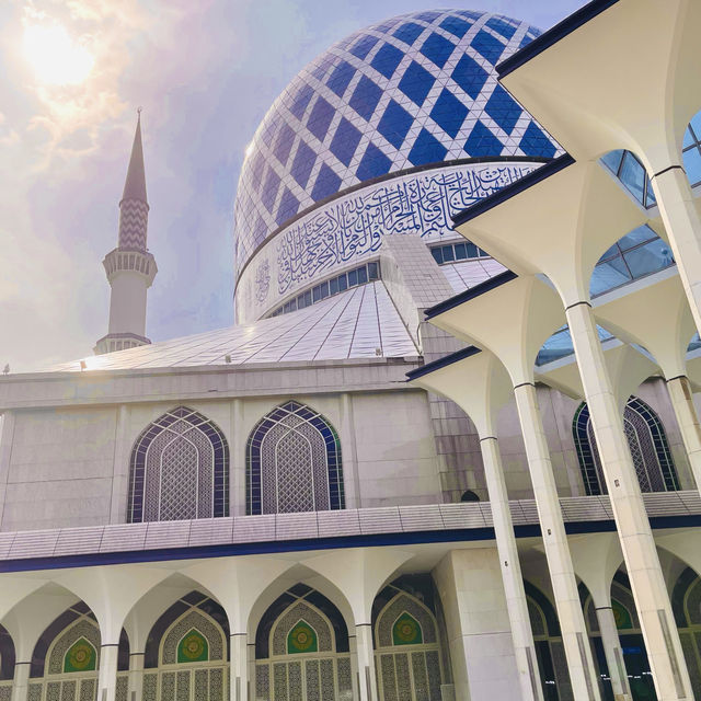 【マレーシア🇲🇾/鮮やかなブルーが美しい✨モスク🕌】
