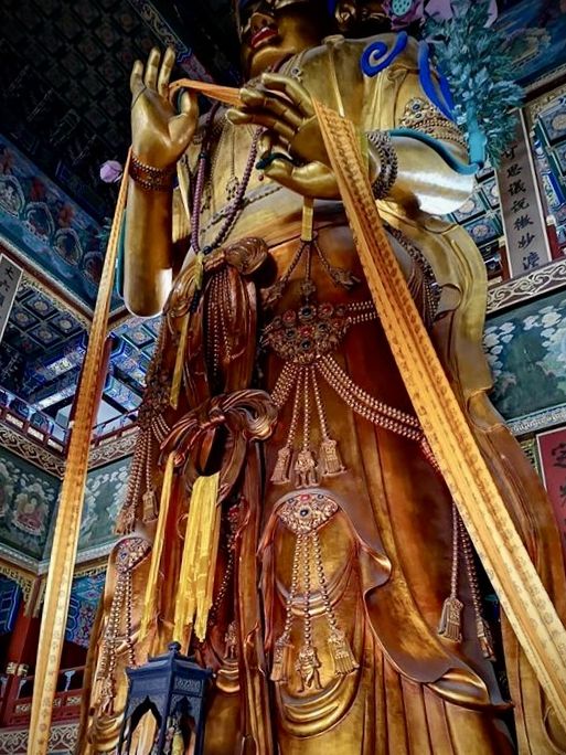 ✨วัดกลางเมืองปักกิ่งที่สวยหรู..ราวกับพระราชวัง🧊