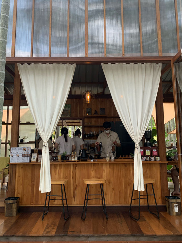 ย้อนเวลาไปคาเฟ่แปดริ้ว☕️