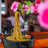ร้านสตรีทฟู้ดราเมง ราคาหลักสิบ