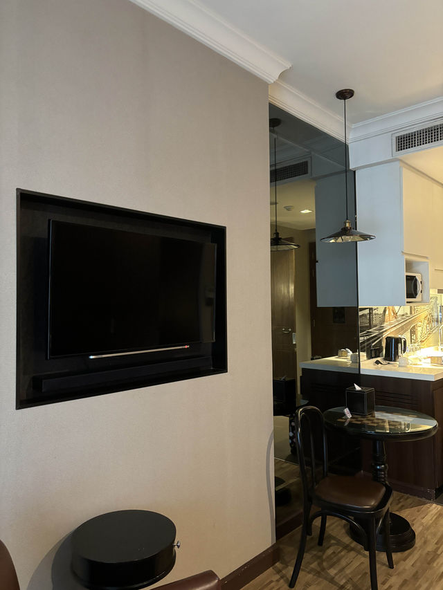 Metropole Bangkok Hotel