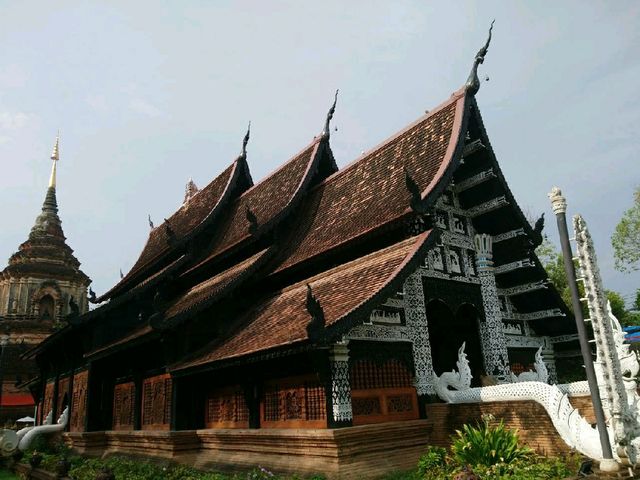 วัดโลกโมฬี ริมคูเมืองเชียงใหม่