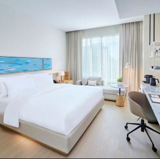 The Pearle Hotel and Spa Autograph Collection: Luxury Retreat in Ontario