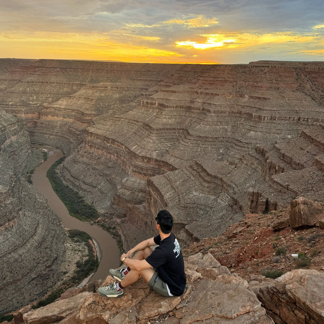 Goosenecks สวนสาธารณะที่ไม่ธรรมดาใน Canyon 