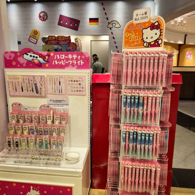 일본여행 신치토세공항 캐릭터 숍 Hello Kitty Happy Flight