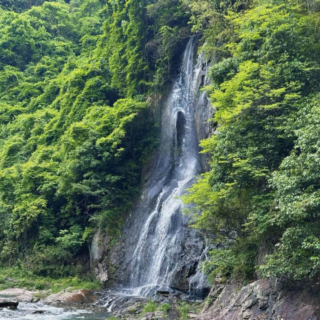 「天野川之滝」：隱秘寶地，快樂時光
