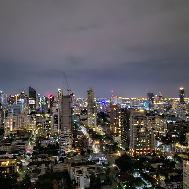 방콕의 야경과 이국적인 분위기를 즐길 수 있는 브루스키 루프탑바🍹