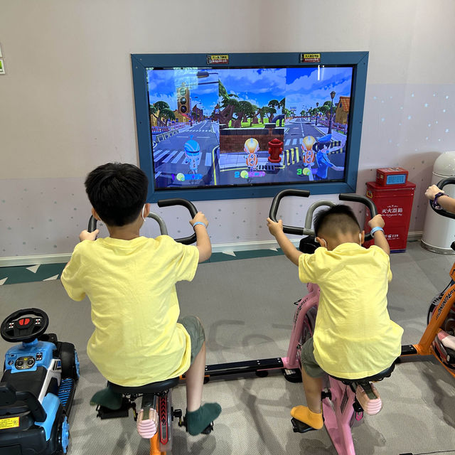 【 玩樂設施豐富的室內兒童遊樂場 】 