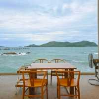 คาเฟ่และร้านอาหารบรรยากาศดีริมทะเลแสมสาร ~ สัตหีบ