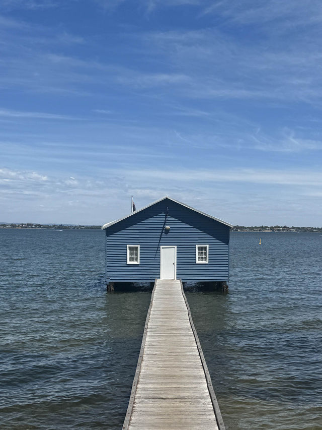 📍Blue Boat House