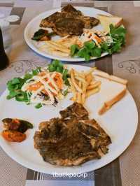 Dinner ที่สวนผึ้งที่ร้านของ Stamp Hills Resort🏡