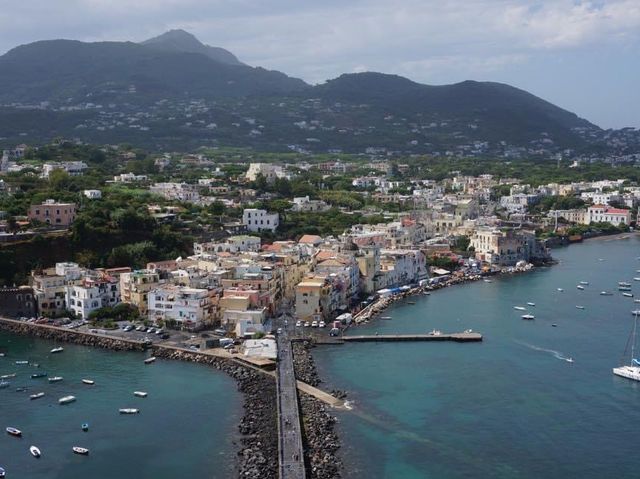 【イタリア・イスキア島】緑の島の城塞アラゴネーゼ城・修道院跡地ホテルに泊まる