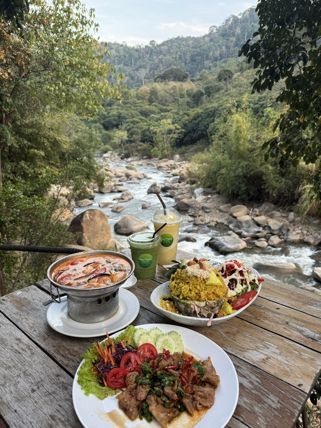 ร้านอร่อย กลางป่า Staywild & Cafe 🕊️