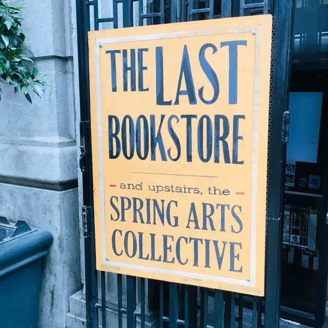 la 뜻밖의 포토존 , 더 라스트 북스토어(the LAST BOOKSTORE) 📚