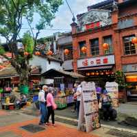 【台北】在地美食深坑臭豆腐，味道特別濃郁外脆內軟