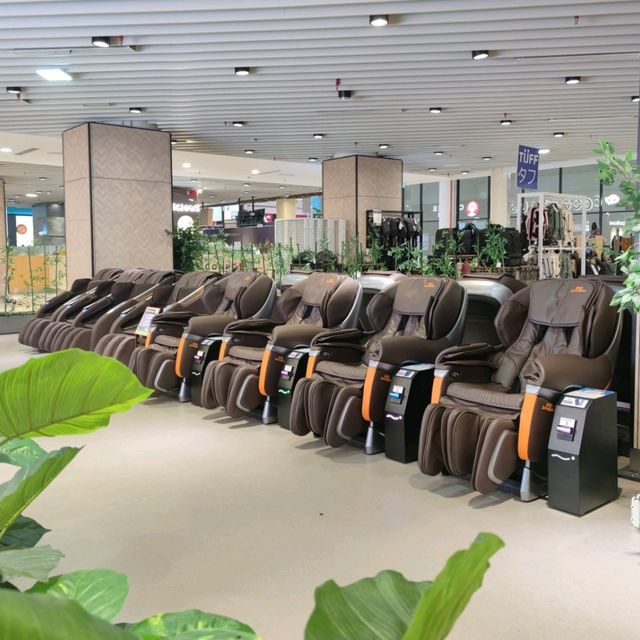 🇲🇾 Rest & Recharge: Relax at KLIA Terminal 2's Premier Oasis