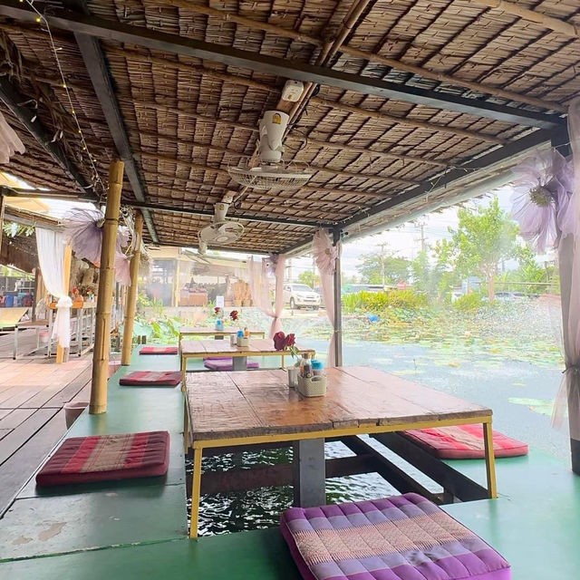 ร้านนั่งห้อยขา@นครชัยศรี 