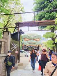 【獅子頭の形をした舞台がユニーク🦁難波八阪神社⛩️】