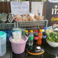 ก๋วยเตี๋ยวเรือร้านลับริมสระน้ำ เมืองทองธานี
