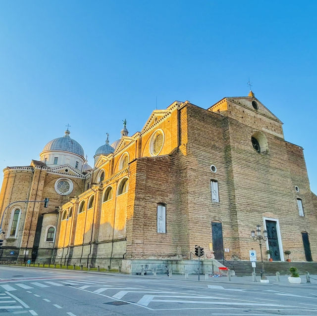A place where history and modernity meet seamlessly🇭🇺👫😎