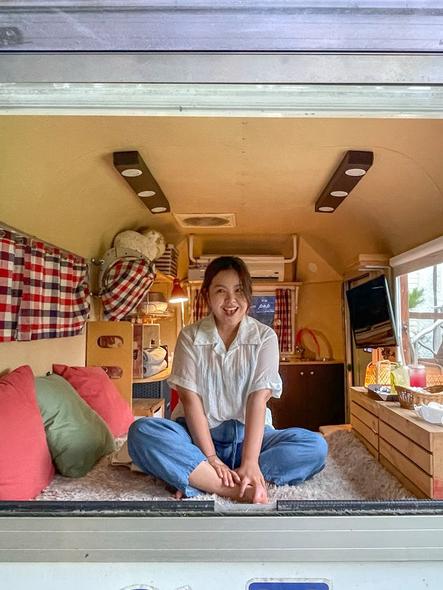카라반이 있는 캠핑 감성 ‘카페 리보키’