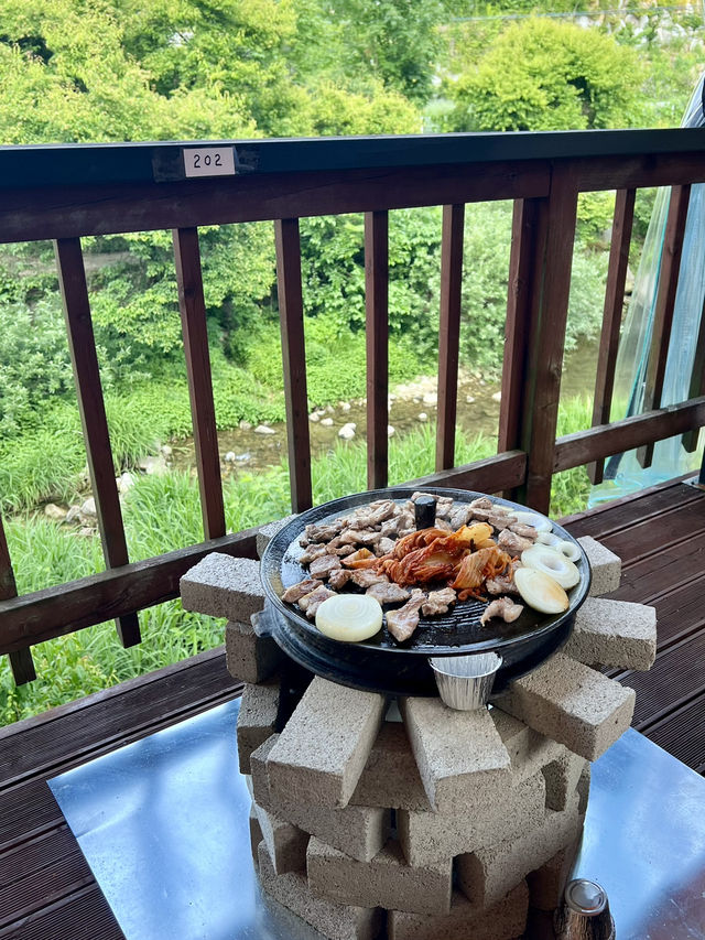 솥뚜껑삼겹살+계곡+촌캉스 10만원대❤️