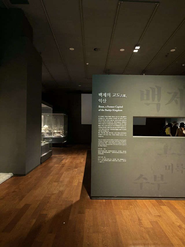 미륵사지 복원 과정을 담은 <치미> 전시회📸🖤