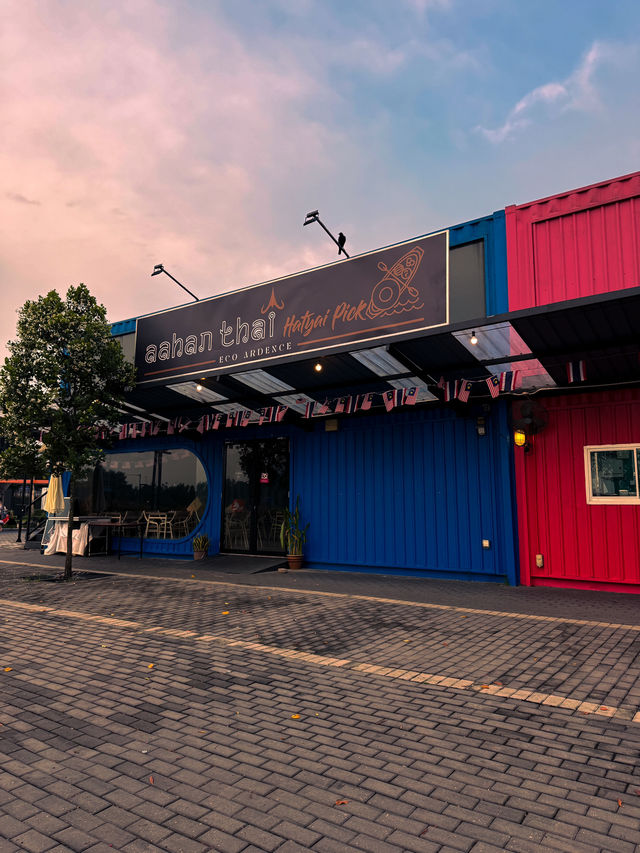 A Trendy Weekend Getaway Spot in Eco Ardence, Setia Alam