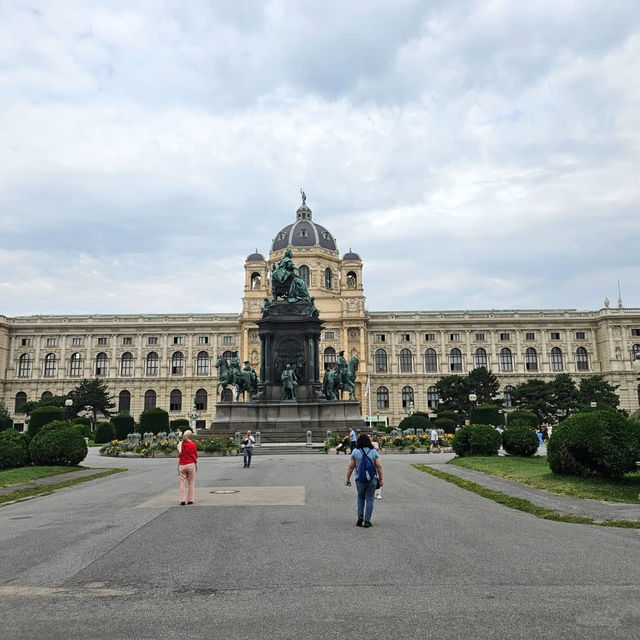 เมืองชายแดนระหว่างประเทศอิตาลี และสวิตเซอร์แลนด์🇮🇹
