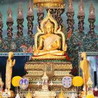 หลวงพ่อเพชร วัดท่าหลวง